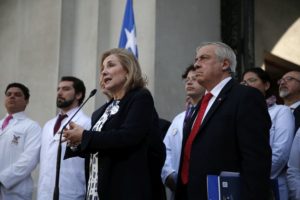 Primera dama y Salud lanzan programa para aumentar geriatras en un 50% al 2022