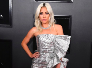 FOTOS | ¿Y Bradley Cooper?: sorprenden a Lady Gaga besando a ingeniero en sonido