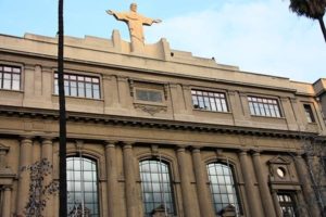 U. Católica evalúa sumario contra FEUC por foro sobre 
