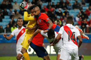 Nadie pasa: la dedicatoria del peruano Zambrano a Vidal tras la semifinal de Copa América