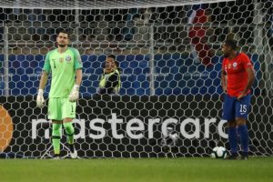 Medio brasileño incluye a Arias, Medel y Beausejour en la peor oncena de Copa América