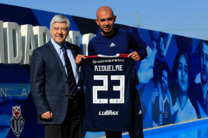 Marcos Riquelme en su presentación en la U: 