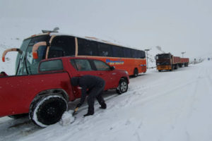 Gobernador de Tamarugal y parte de su comitiva resultan heridos en accidente de tránsito