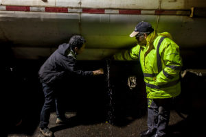 Essal confirma que un operario abrió la llave del petróleo