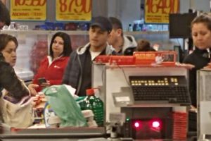 VIDEO | Alexis Sánchez causa furor con su aparición en supermercado de Tocopilla