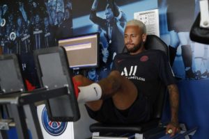 Neymar vuelve a los entrenamientos en el PSG en medio de la incertidumbre por su futuro