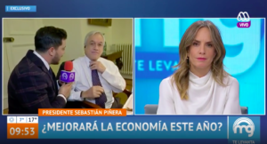 VIDEO + FOTO | Sebastián Piñera terminó regalándole su corbata a periodista del Mucho Gusto en pleno despacho