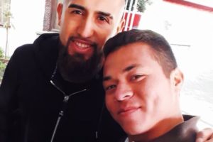 Entre entrenamientos y una vulcanización: La historia del venezolano que sueña con jugar en el equipo de Vidal