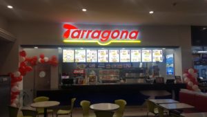 Las papas estaban frías: mujer agredió a trabajadoras de local de comida rápida