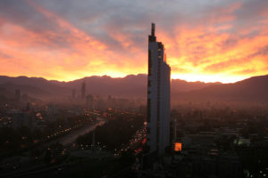 Emblemática Torre Telefónica será puesta a la venta
