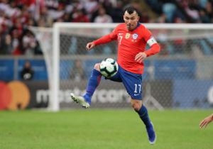 Gary Medel concretaría su regreso en Italia fichando por Bologna