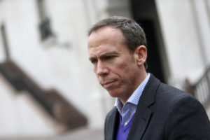 VIDEO | Diputado Alessandri solicita que no se sancione a carabinero que pidió matrimonio en terminal San Borja