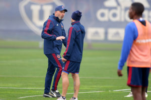 Hernán Caputto probó su primer once como entrenador interino de la U