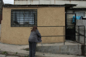 Justicia no detendrá a mujer que instaló una rampa en la puerta de su casa
