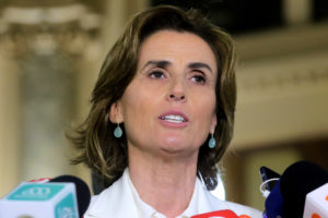 La defensa de la ministra Cubillos ante la inminente acusación constitucional que presentará el PS