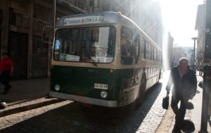 Gobierno echa pie atrás a aumento de subsidio para trolebuses de Valparaíso