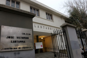 Estudiante del Liceo Lastarria resultó apuñalado durante pelea en Providencia