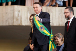Bolsonaro prohíbe el ingreso a Brasil de funcionarios chavistas