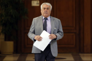 Corte ordena a abogado borrar de Facebook publicaciones contra diputado RN Ramón Galleguillos