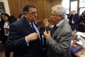 Reforma a las isapres: senadores opositores presentan puntos intransables a Mañalich