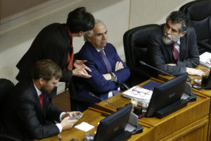 Chadwick espera despachar antes de fin de año la Ley Larga Antiterrorista