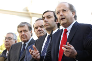 Jornada laboral: ministro Monckeberg y parlamentarios de Chile Vamos logran acuerdo de unidad