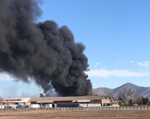 FOTOS | Incendio afecta a bodegas en San Bernardo