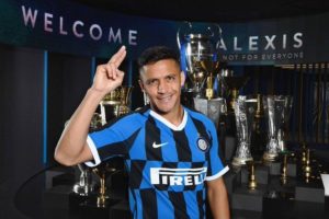 En Inglaterra ironizan con la partida de Alexis: 