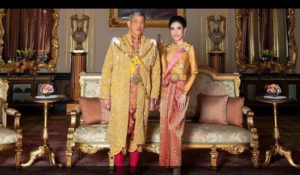 Rey de Tailandia retoma extinta tradición y presenta a nueva concubina