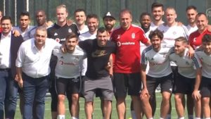 Gary Medel se despide de sus compañeros de Besiktas ante su inminente llegada a Bologna