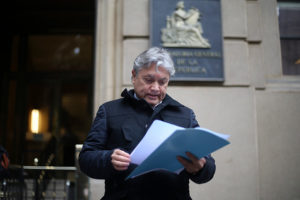 Navarro se querella por 