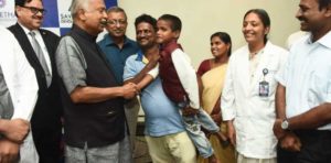 Tenía dolor de muela: Extraen más de 500 dientes a un niño de siete años