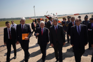 Piñera se reúne con el presidente de Paraguay y le entrega apoyo por los incendios