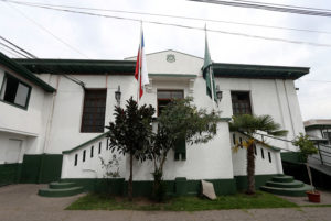 Con renta superior a los $800 mil: Carabineros busca a 60 civiles para trabajar en comisarías