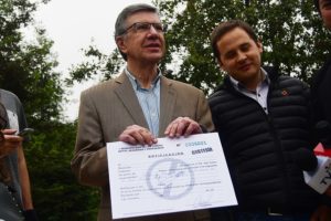 Suprema le da la razón a Lavín y su ordenanza contra fumadores en Las Condes
