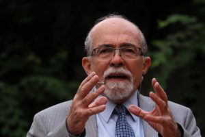 José Maza aconseja que los niños lean a Baradit y no El Quijote