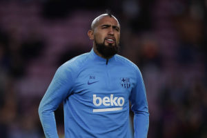 Arturo Vidal vio desde el banco el triunfo del Barcelona sobre el Villarreal