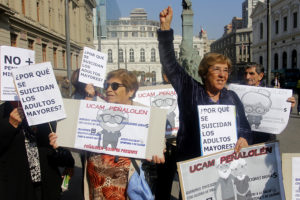 Qué pasó en Perú y Argentina cuando intervinieron las pensiones