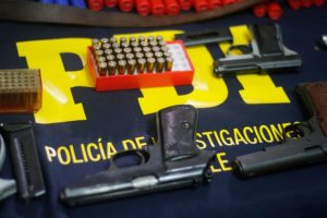 Diputados PS presentan proyecto para prohibir la tenencia de armas