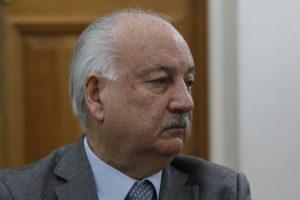 Teillier anticipa votación por acusación contra Cubillos: 