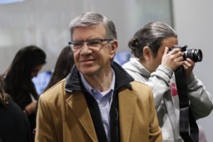 Encuesta Criteria: Joaquín Lavín lidera la carrera presidencial y José Antonio Kast le pisa los talones