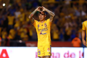 Eduardo Vargas presenta a su nueva hija en las redes sociales