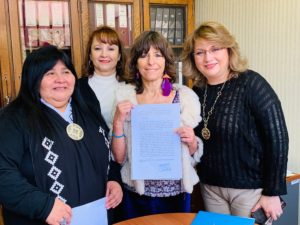 Diputadas buscan reemplazar el feriado del 12 de octubre por el 21 de junio