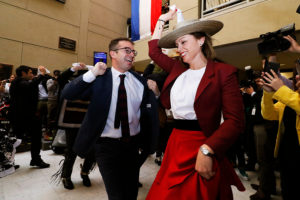 La paya dieciochera que reveló la relación entre los diputados Loreto Carvajal y Gabriel Silber