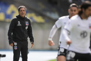 Mario Salas ordena entrenar este 17, 18 y 19 de septiembre tras derrota de Colo Colo