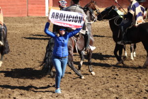 Así respondió Eliana Albasetti tras ser increpada por participar en protesta animalista