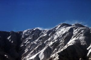 Avalancha en Los Andes deja un excursionista desaparecido y cinco aislados