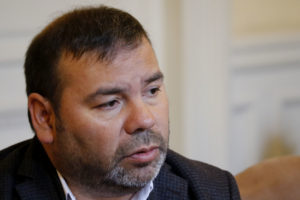 Violación de DD.HH. en China: la insólita defensa de un diputado del PC chileno