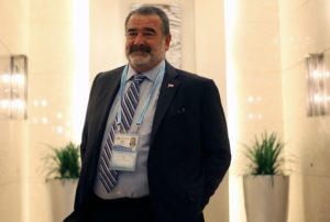 Andrónico Luksic anuncia a los 200 semifinalistas de 