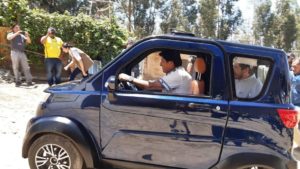 Evo Morales estrenó auto eléctrico hecho en Bolivia para fomentar la industria del litio